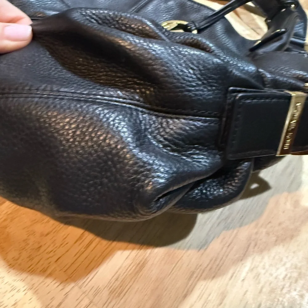 Michael Kors Portland Black Pebbled Leather Hobo Tote Shoulder Handbag Purse - Picture 3 of 11